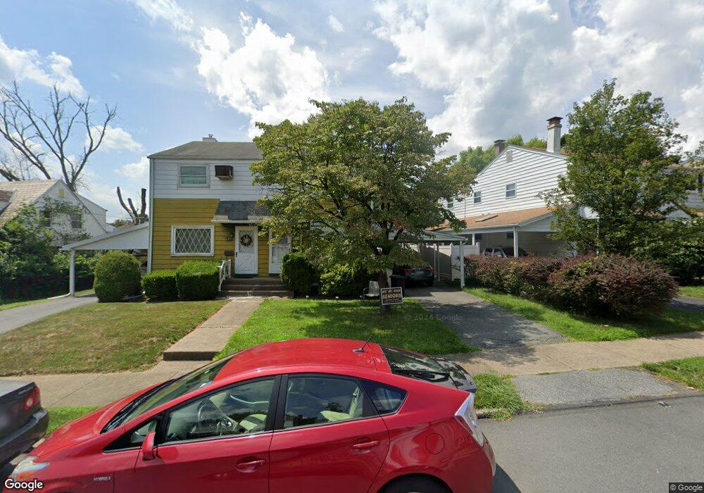 1305 Greenview Dr, Bethlehem, PA 18018 - photo 1