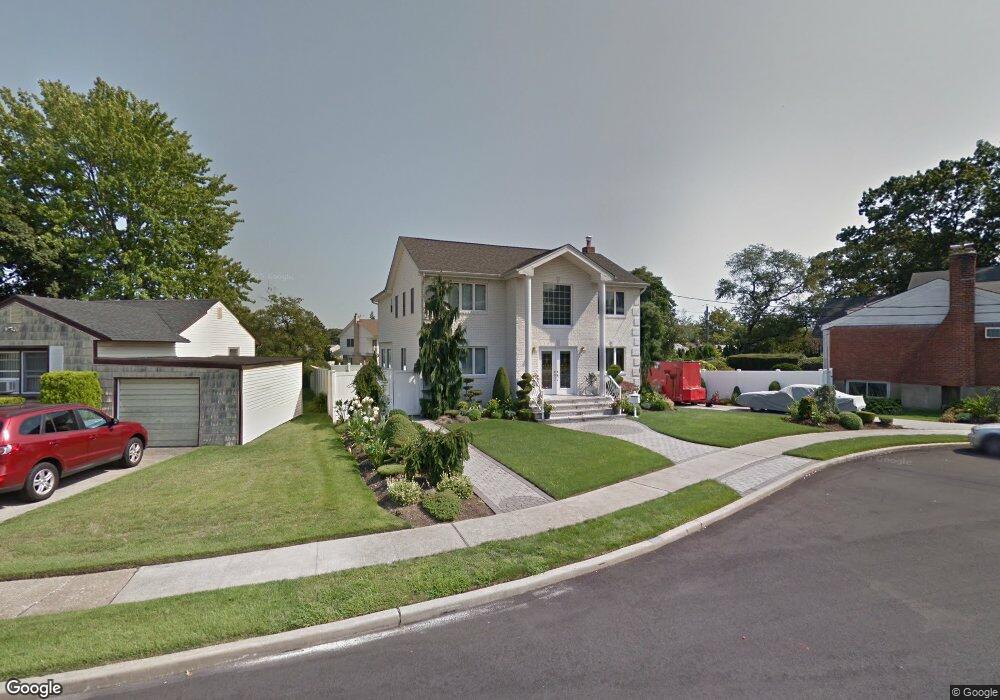 217 Guildford Ct, West Hempstead, NY 11552 - photo 1