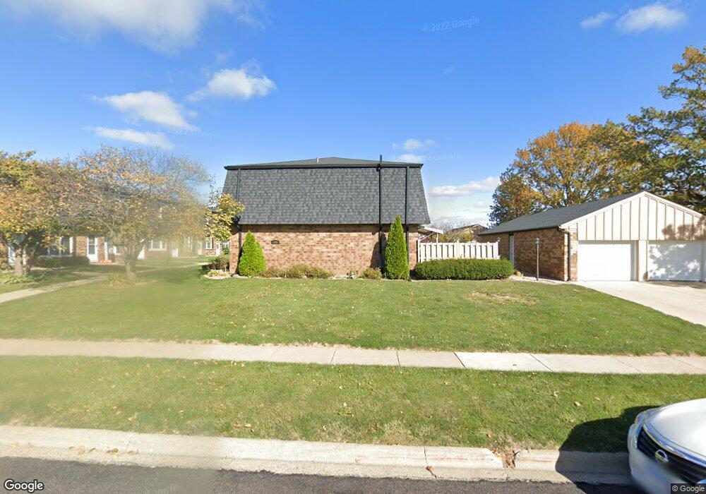 1907 Canterbury Dr, Washington, IL 61571 - photo 1