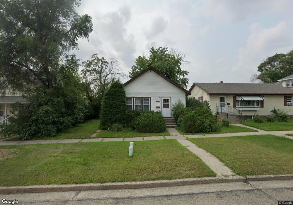 718 2nd Ave SE, Jamestown, ND 58401 - photo 1