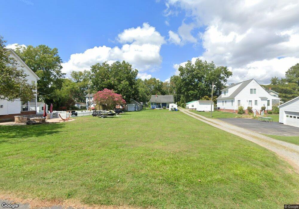 529 10th St, West Point, VA 23181 - photo 1