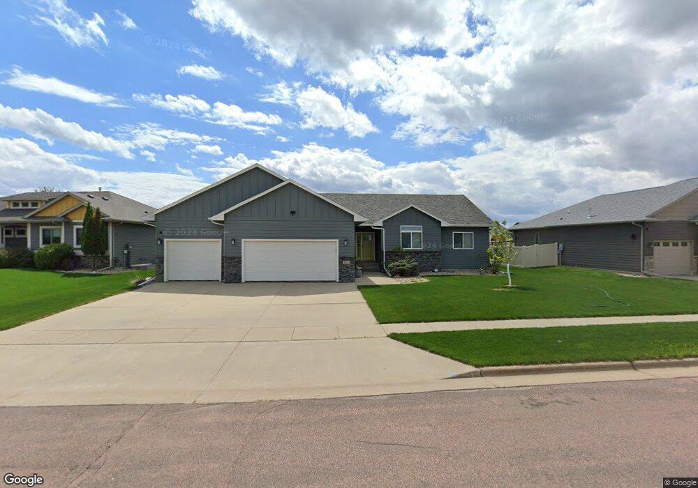 5221 S Woodsedge Trail, Sioux Falls, SD 57108 - photo 1