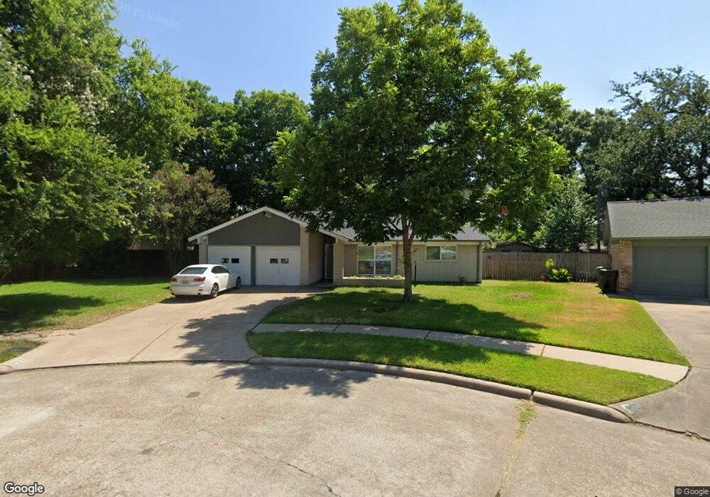 902 Twin Falls Rd, Houston, TX 77088 - photo 1