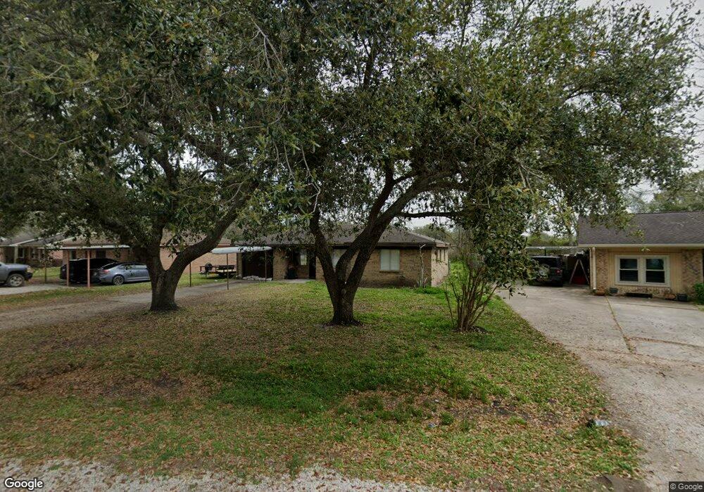 308 Circle Dr, Wharton, TX 77488 - photo 1