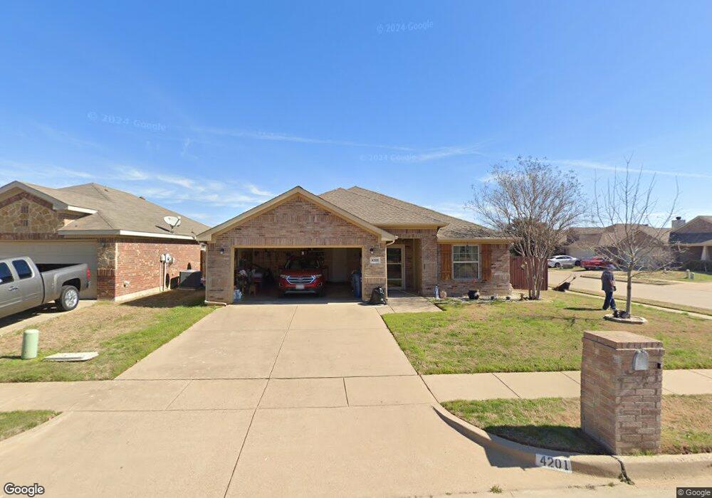 4201 Sapphire Ln, Granbury, TX 76049 - photo 1