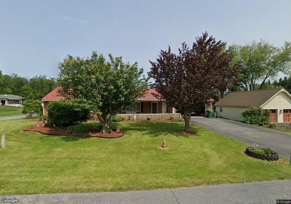 543 Wile Cir, Fayetteville, PA 17222 - photo 1