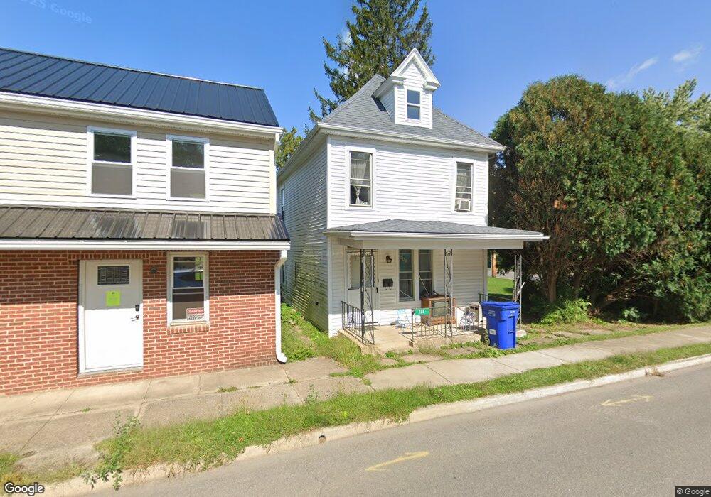 220 E Pine St, Selinsgrove, PA 17870 - photo 1