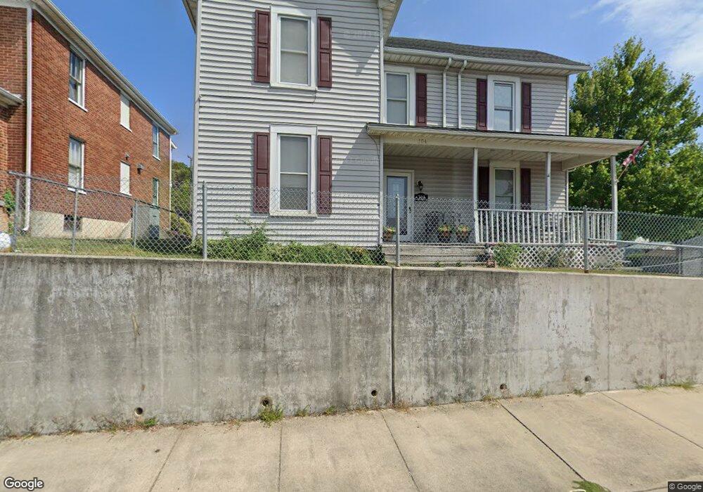 304 N Delphine Ave, Waynesboro, VA 22980 - photo 1