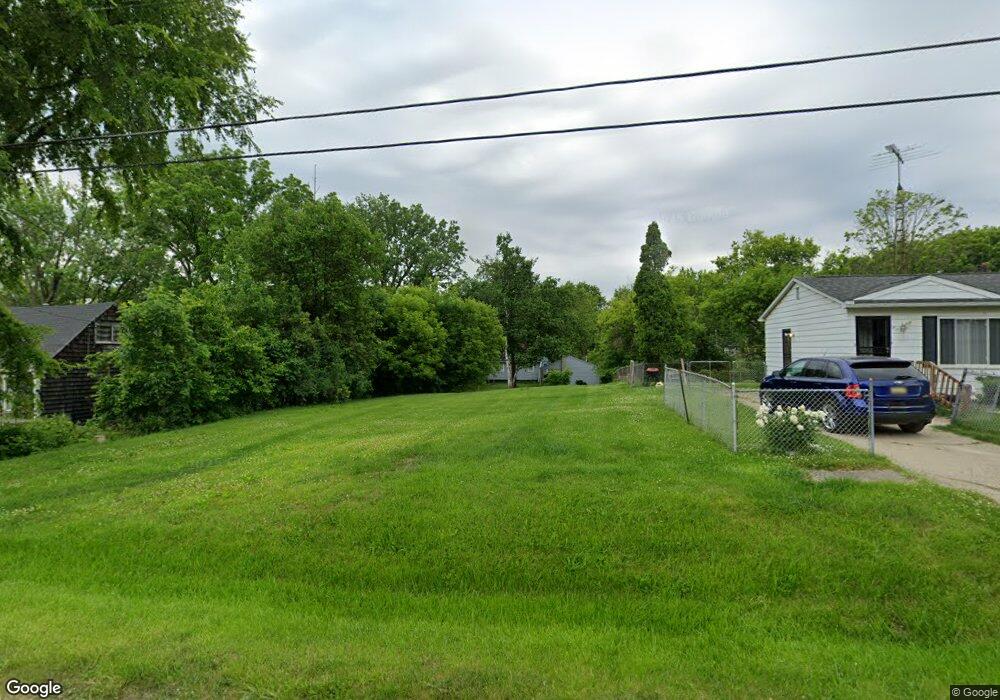 1049 W Harvard Ave, Flint, MI 48505 - photo 1