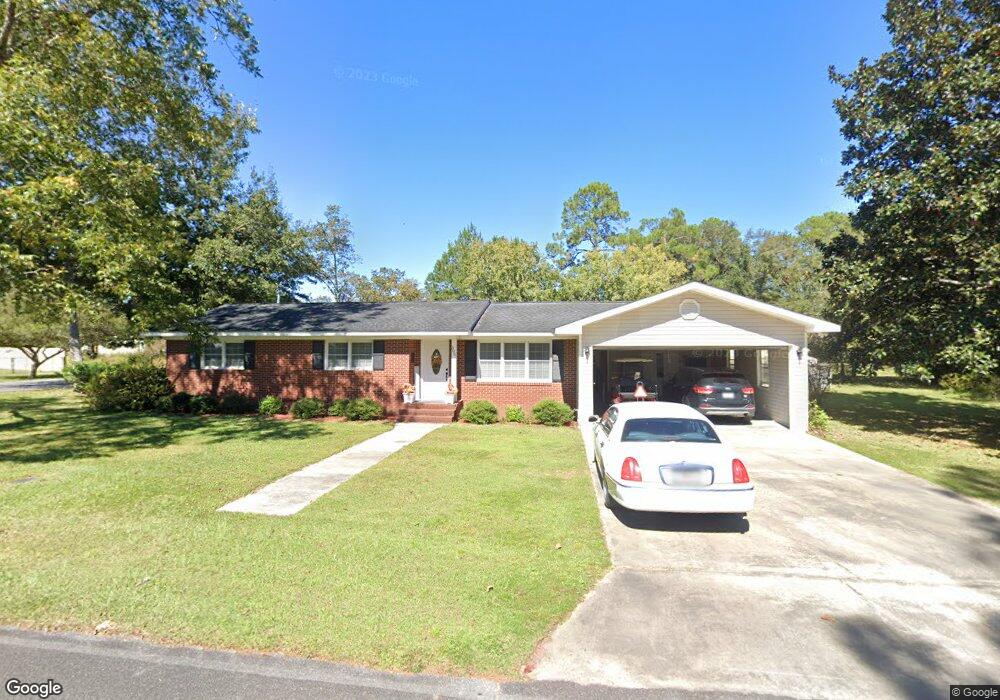 305 Hobbs St, Blackshear, GA 31516 - photo 1
