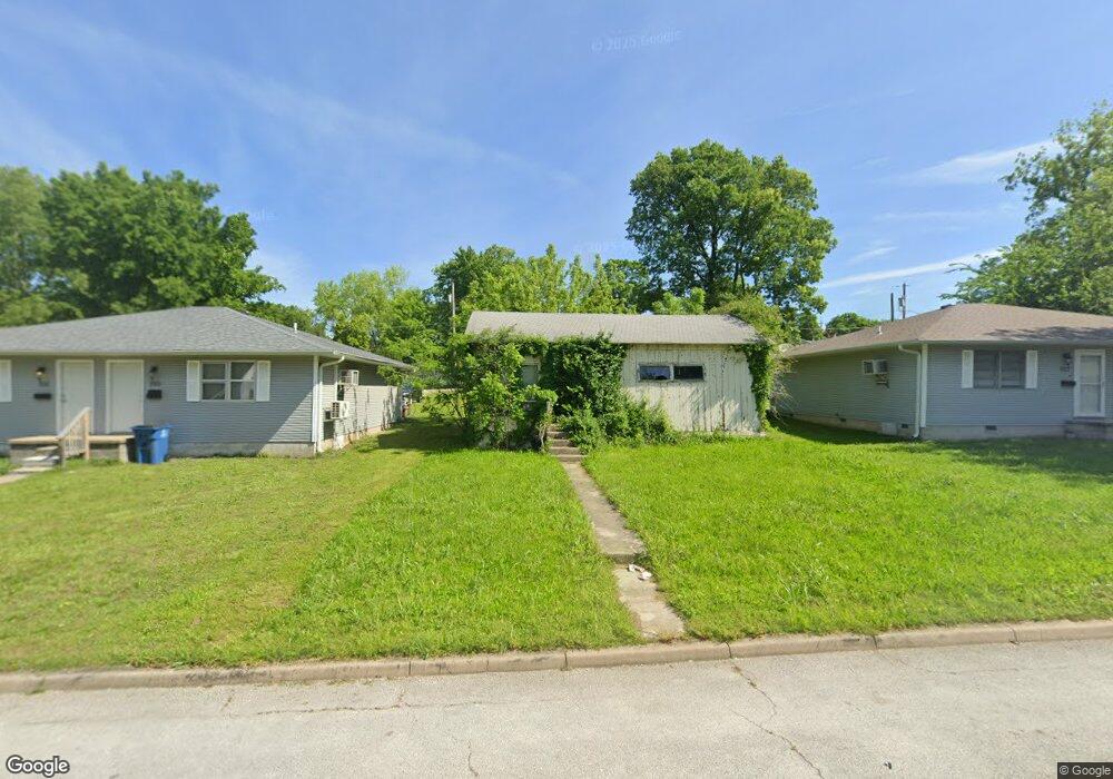 1025 Walnut St, Carthage, MO 64836 - photo 1