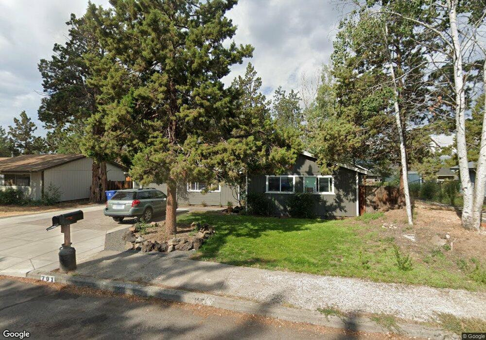 701 SE Douglas St, Bend, OR 97702 - photo 1