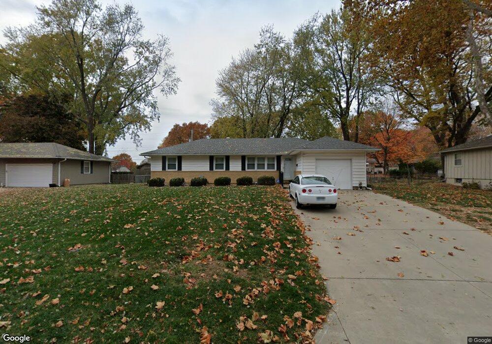 4826 Stearns Ln, Shawnee, KS 66203 - photo 1