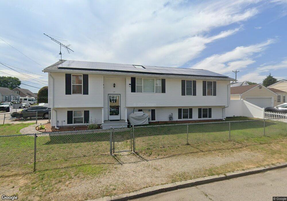 17 Gilmore St, Pawtucket, RI 02861 - photo 1