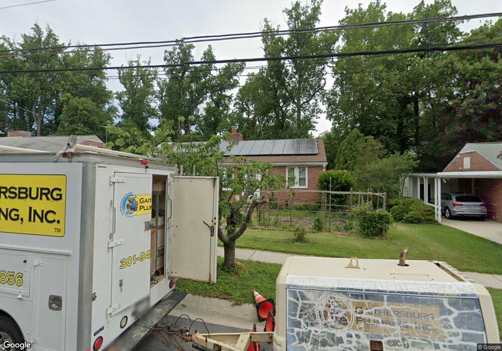 4305 Chestnut St, Bethesda, MD 20814 - photo 1