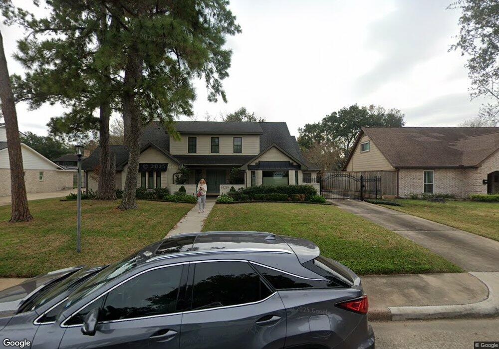10219 Olympia Dr, Houston, TX 77042 - photo 1