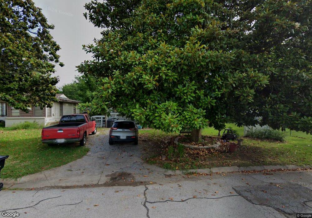 1719 W Johnson St, Denison, TX 75020 - photo 1