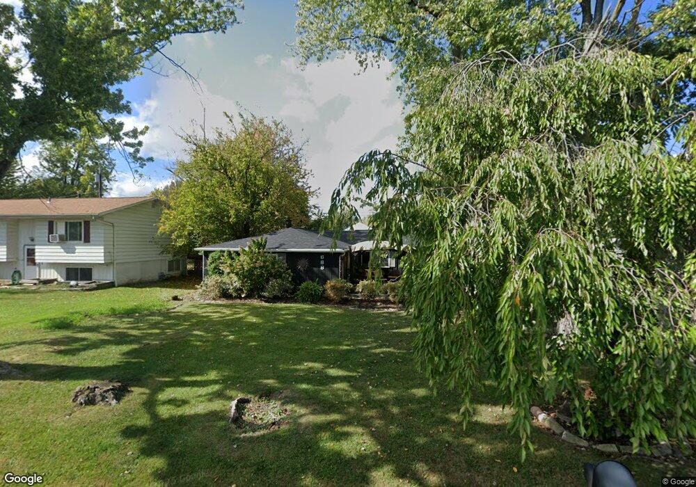 688 Oakwood Ave, Sheffield Lake, OH 44054 - photo 1