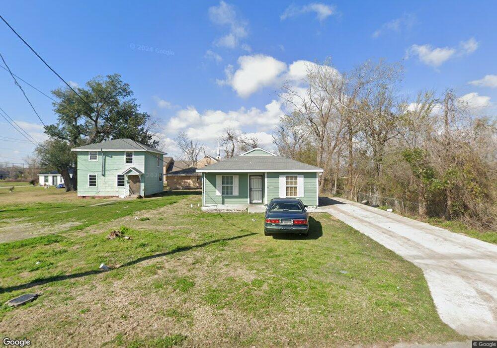 213 N 1st Ave, Lake Charles, LA 70601 - photo 1