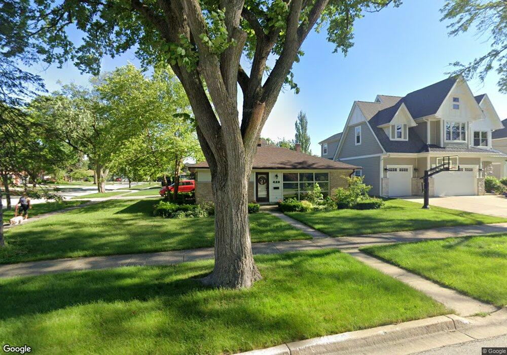 420 N Emery Ln, Elmhurst, IL 60126 - photo 1
