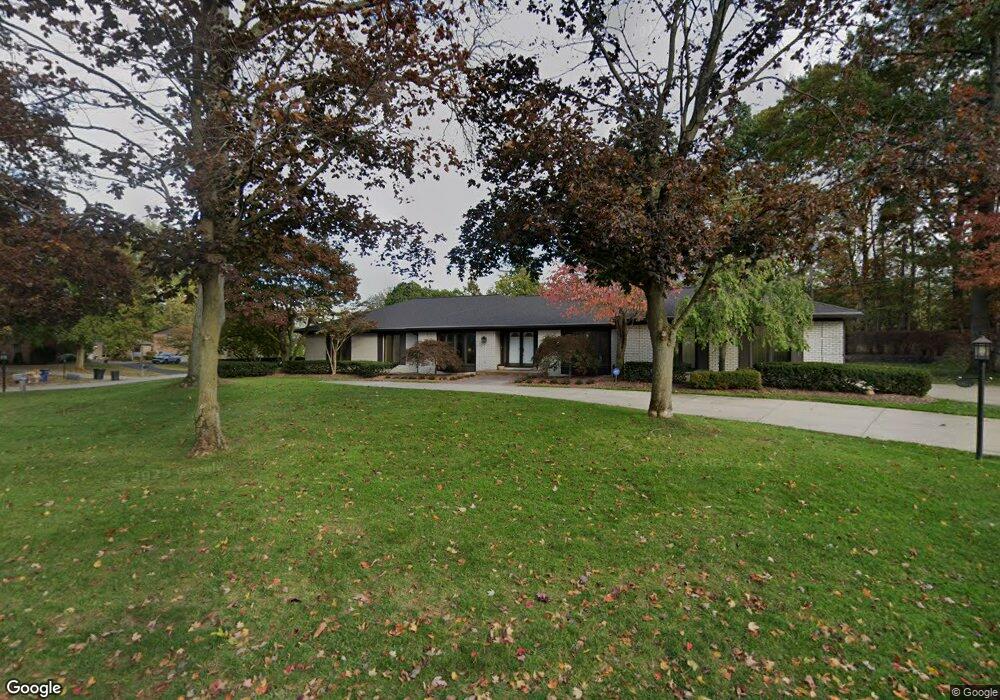 4431 Stony River Dr, Bloomfield Hills, MI 48301 - photo 1