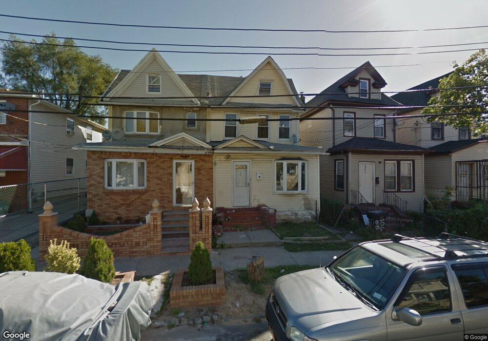 106-05 169th St unit 1st FL, Jamaica, NY 11433 - photo 1