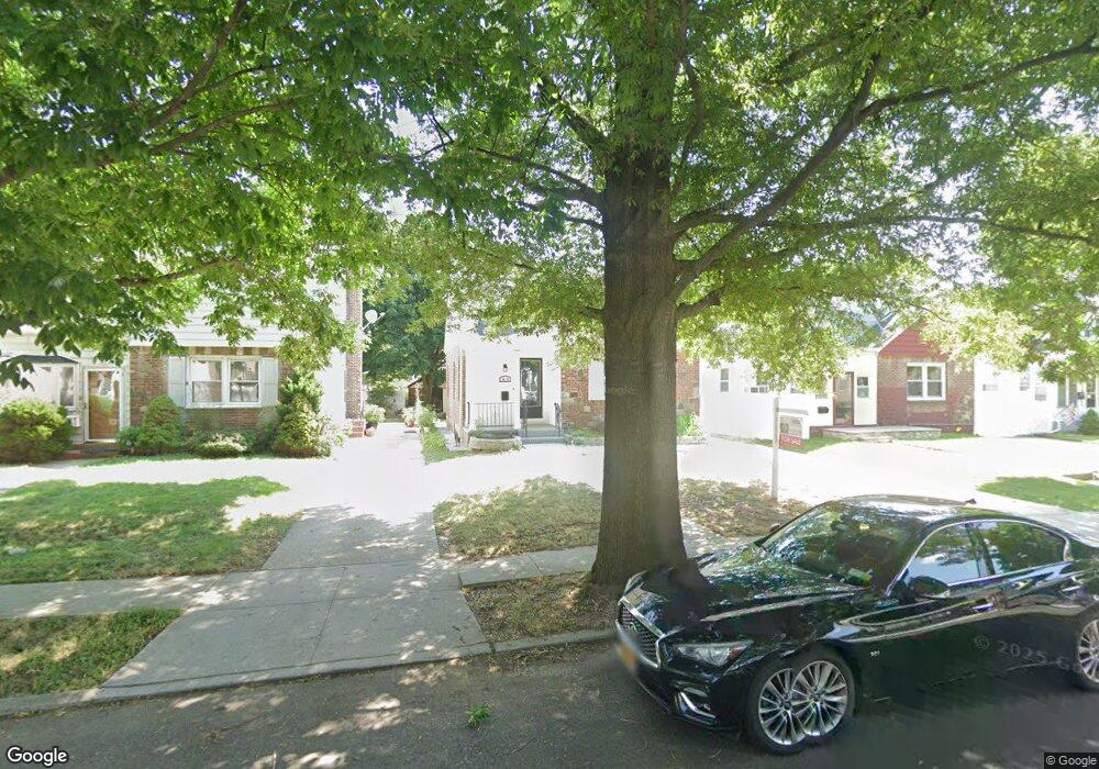 85-19 250th St, Jamaica, NY 11426 - photo 1