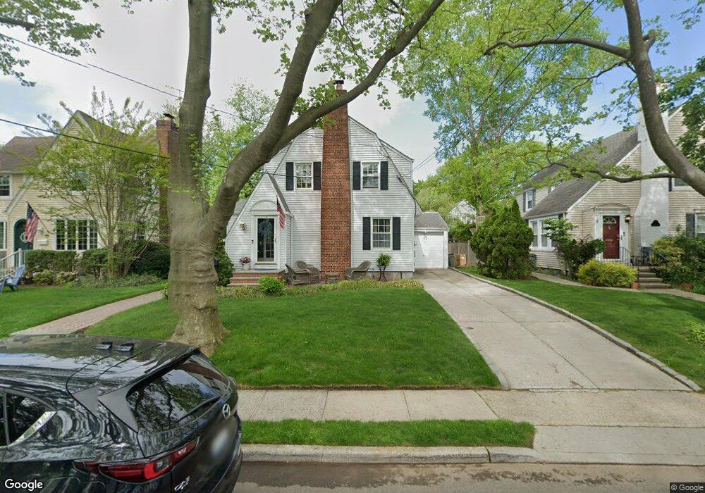 27 Elton Rd, Garden City, NY 11530 - photo 1