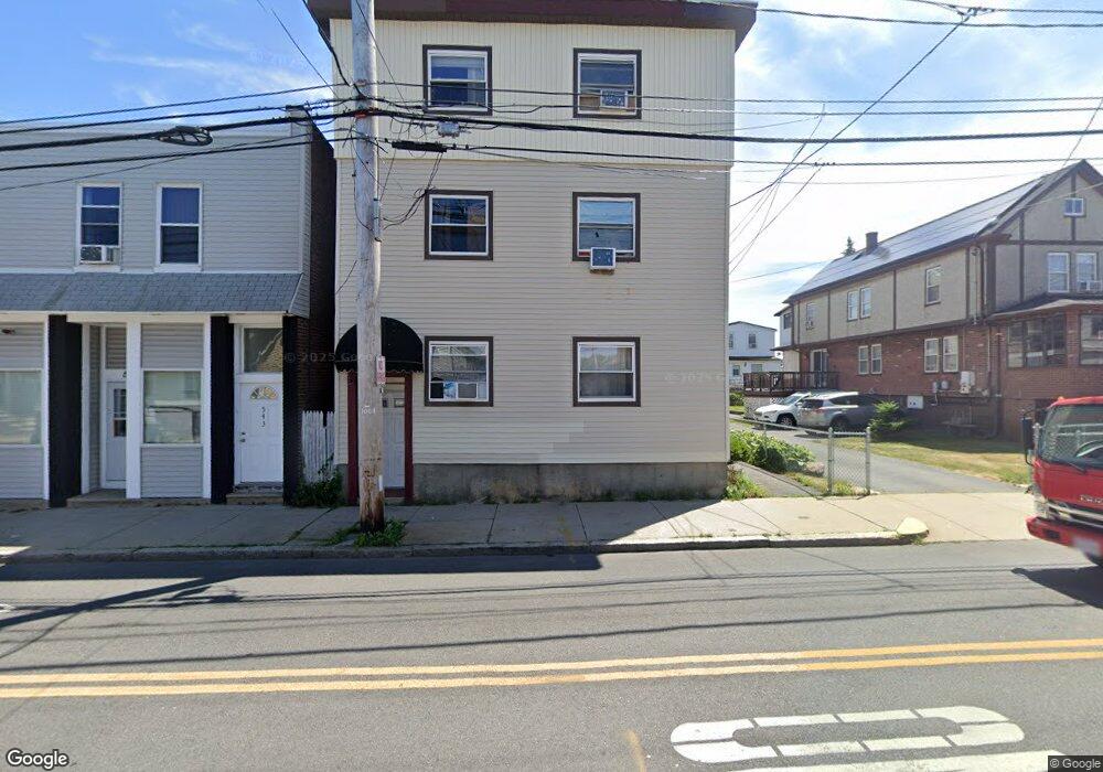 541 Revere St unit 2B     541, Revere, MA 02151 - photo 1