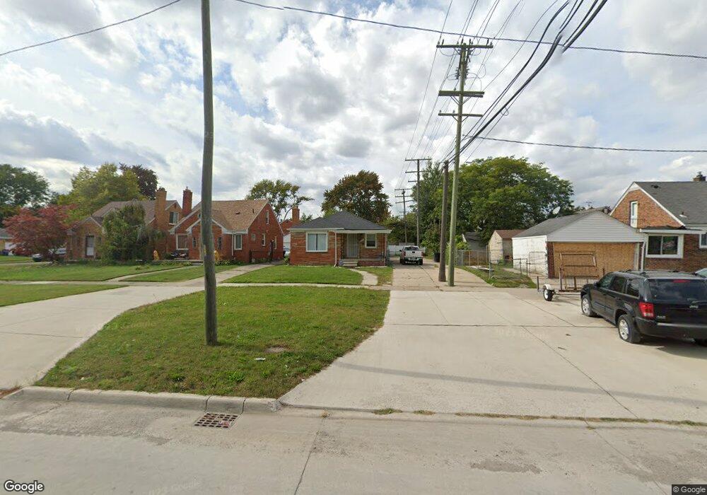 19021 Chandler Park Dr, Grosse Pointe, MI 48236 - photo 1