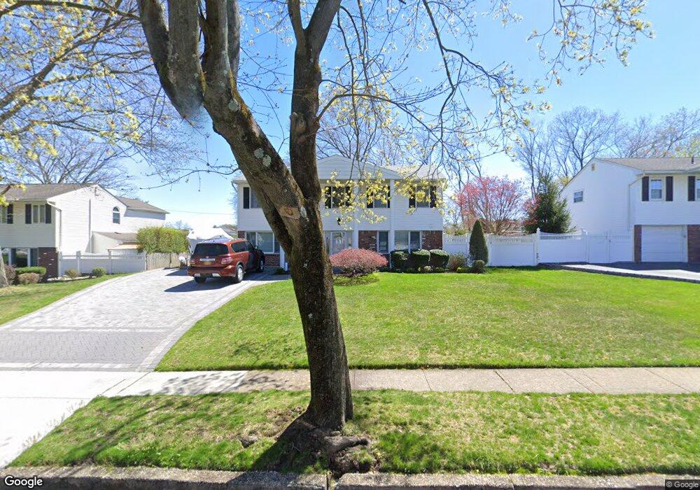 20 Chatham Rd, ComMacK, NY 11725 - photo 1