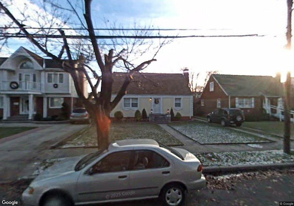 2615 Foxdale Ave, Oceanside, NY 11572 - photo 1