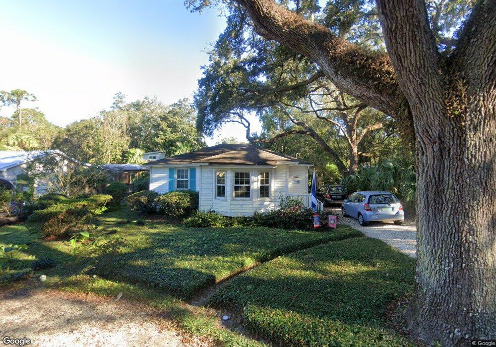 147 Mcintosh Ave, Saint Simons Island, GA 31522 - photo 1