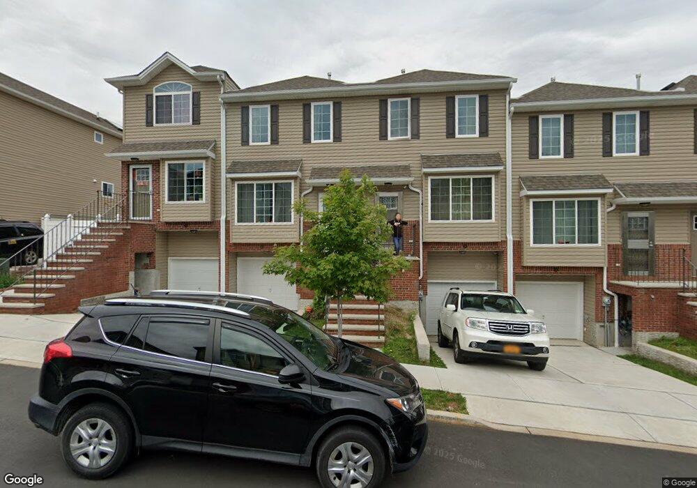 68-106 Burgundy Loop, Staten Island, NY 10304 - photo 1