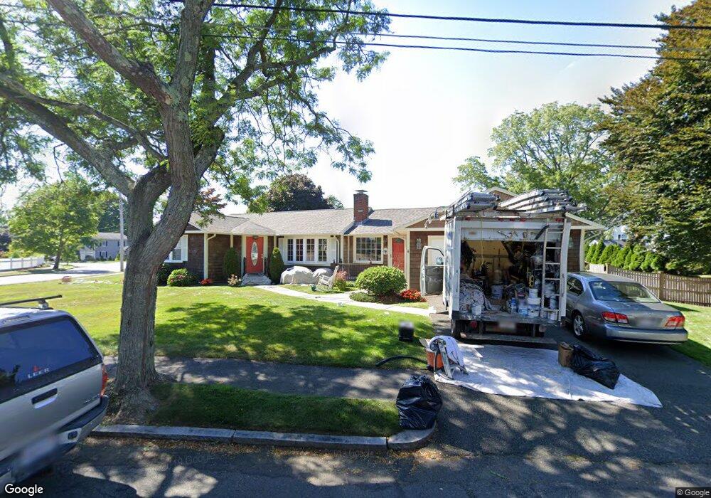 4 Hancock Rd, Wakefield, MA 01880 - photo 1