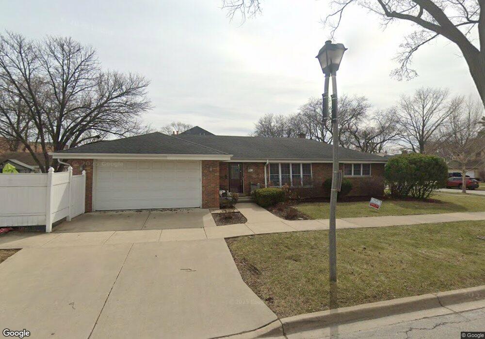 927 S Kirk Ave, Elmhurst, IL 60126 - photo 1