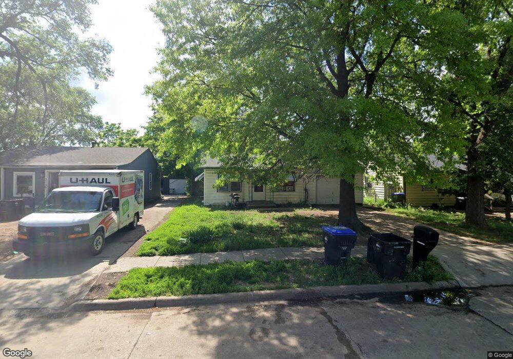 3133 SE Dupont St, Topeka, KS 66605 - photo 1