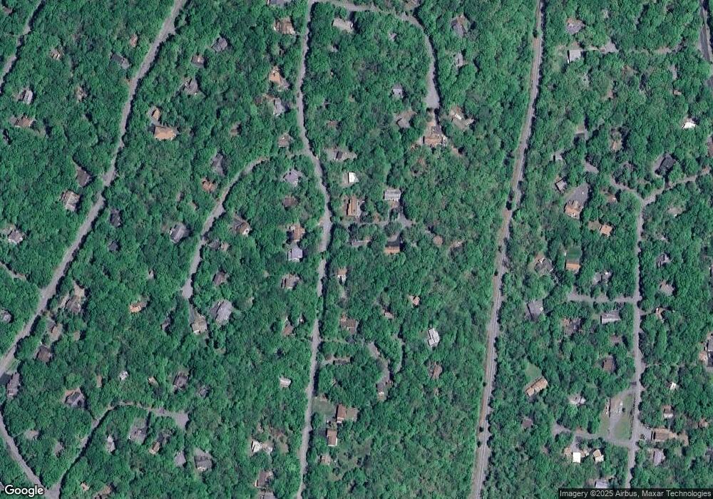 800 Rowel Ct, Hawley, PA 18428 - photo 1