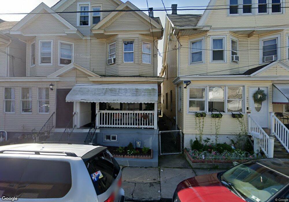 220 W Elm St, Hazleton, PA 18201 - photo 1