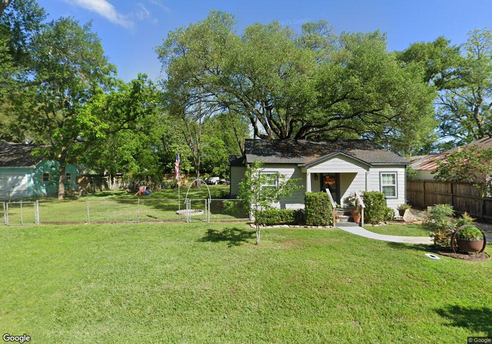 502 Clarence St, Tomball, TX 77375 - photo 1