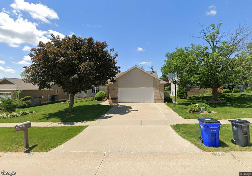 132 Jacob Ct NW, Cedar Rapids, IA 52405 - photo 1