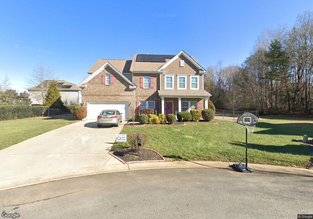 913 High Glenn Ct, Clover, SC 29710 - photo 1