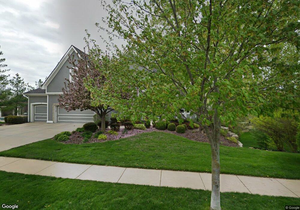 9442 Redbud Ln, Lenexa, KS 66220 - photo 1