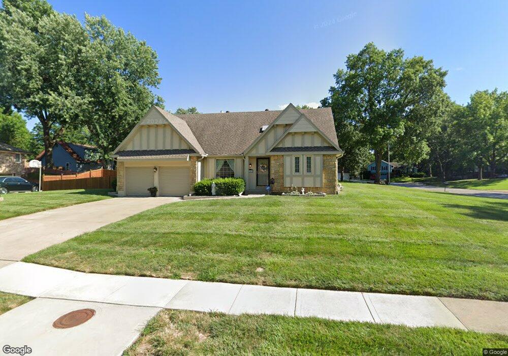 10815 W 54th St, Shawnee, KS 66203 - photo 1
