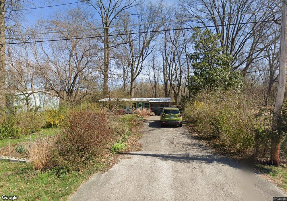 214 Myrtle St, Jeffersonville, IN 47130 - photo 1