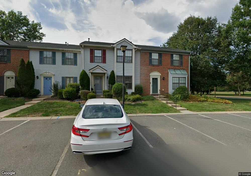 32 Lyon Ln unit 17H, Franklin Park, NJ 08823 - photo 1