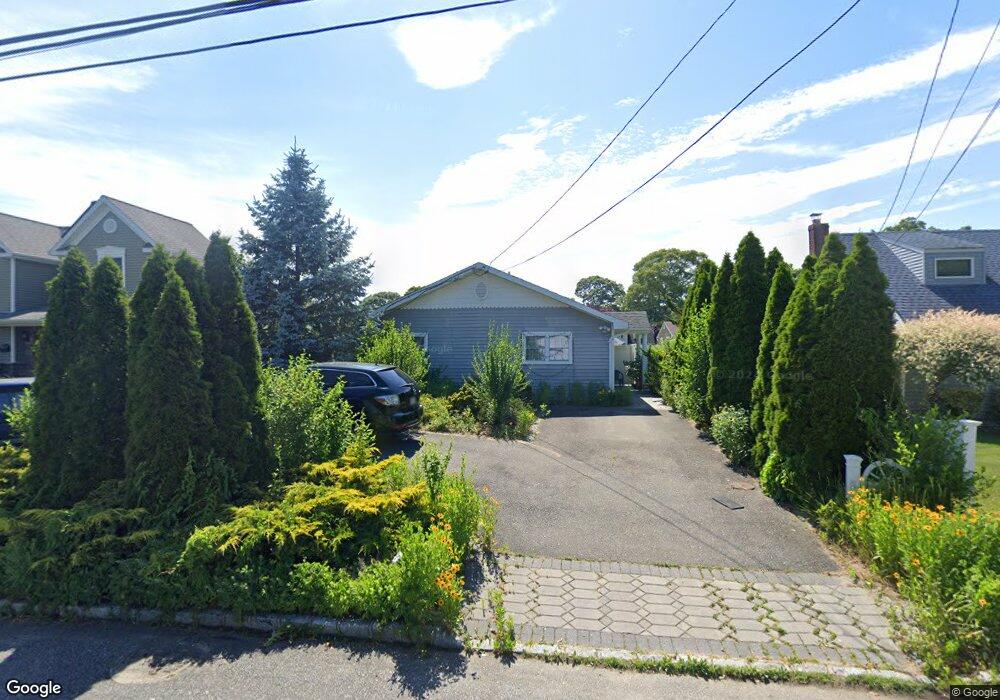 456 2nd Ave, Bayport, NY 11705 - photo 1