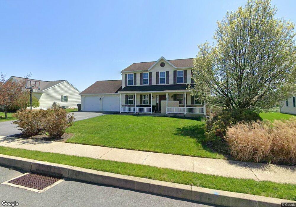 567 Daisy Dr, New Holland, PA 17557 - photo 1