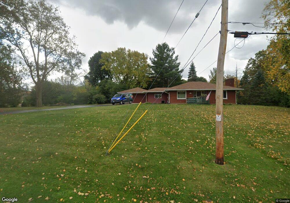 N69W13069 Harding Dr, Menomonee Falls, WI 53051 - photo 1