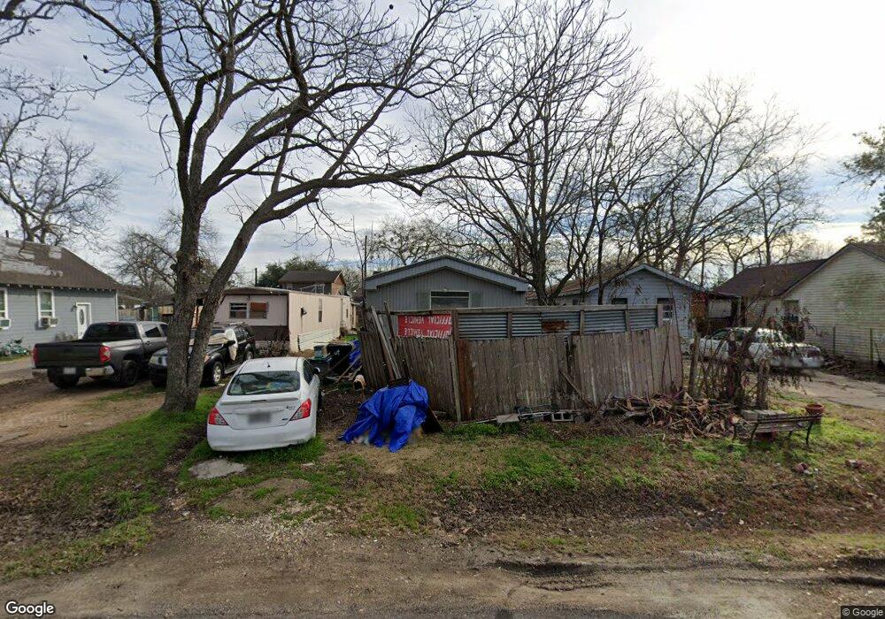 327 1st St, Rosenberg, TX 77471 - photo 1